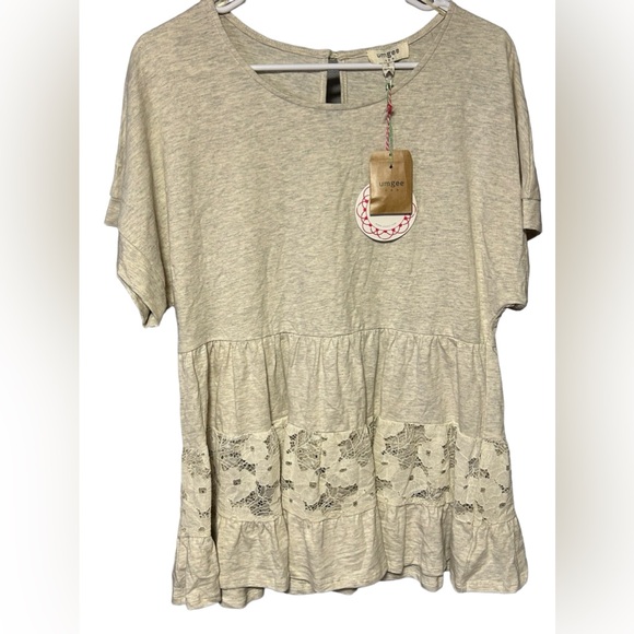 Umgee Tops - Umgee NWT Womens Oatmeal Floral Lace Ruffle Hem Top Small